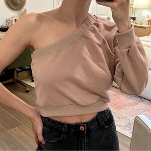 One shoulder cropped sweatshirt